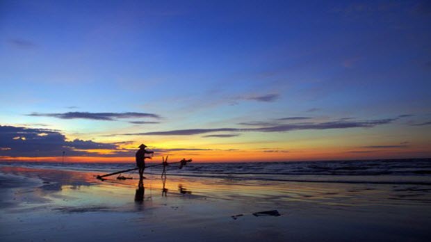 Ngắm bình minh trên biển Quất Lâm, Nam Định