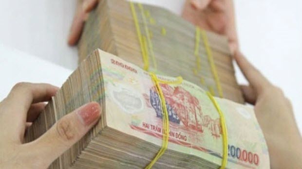 “Một số ngân hàng huy động tiền gửi mới để trả lãi tiền gửi cũ”