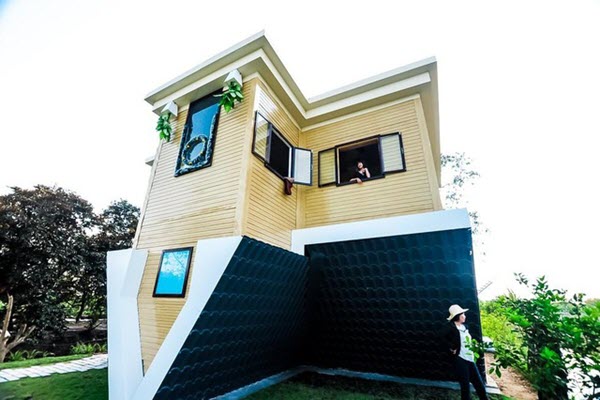 Lạ lùng những căn nhà lộn ngược ở Việt Nam, độc nhất là nội thất bên trong