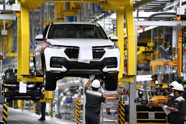 Bộ Tài chính bác đề xuất tiếp tục giảm phí trước bạ ô tô