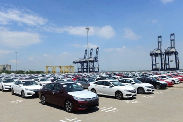 Kỷ lục: Một tháng nhập khẩu gần 23.000 ô tô vào Việt Nam