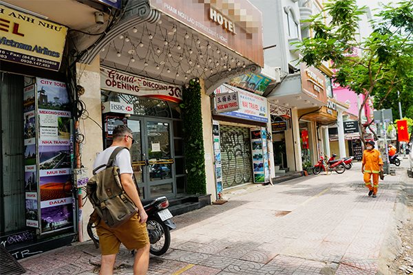 Đi mua khách sạn thời đại dịch