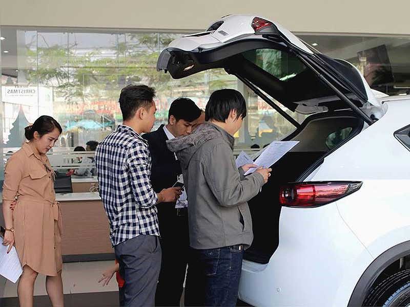  Đủ chiêu "móc túi" người mua ô tô dịp Tết