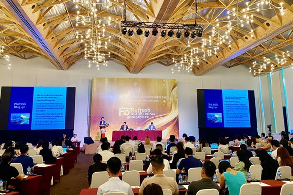 Đế chế của "nữ hoàng vàng bạc" đóng 36 cửa hàng vẫn lãi trên 1.000 tỷ đồng