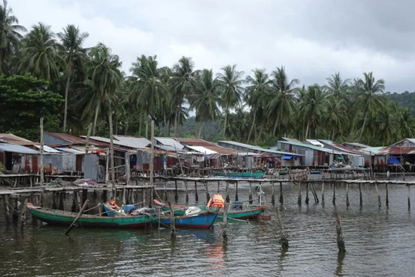 Băng rừng nguyên sinh tìm làng chài Rạch Vẹm ở Phú Quốc