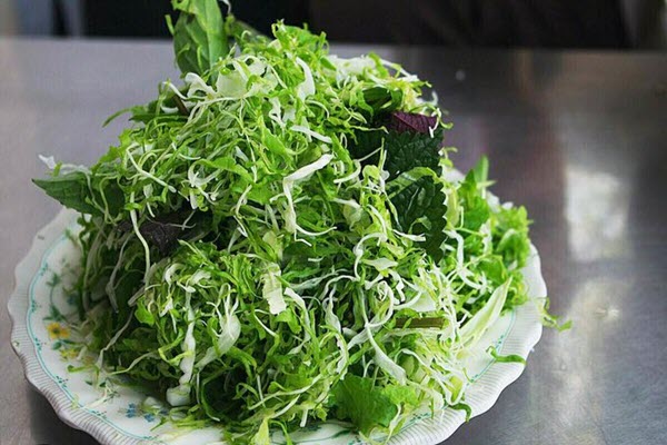 Lý do rau sống thái sợi ở quán ăn Đà Lạt