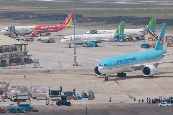 Địa phương ồ ạt đề xuất sân bay