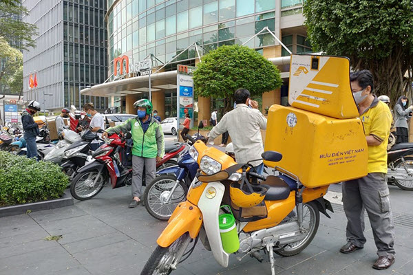 Shipper mùa Covid-19 lên ngôi nhưng... chưa lên hương