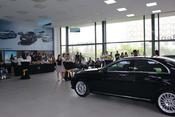 Doanh nghiệp phân phối ô tô thu lợi nhuận lớn nhờ nhu cầu xe sang tăng mạnh