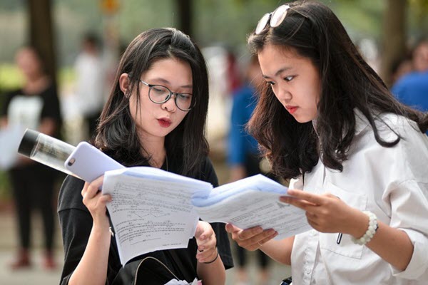 Bắt đầu từ 1/7, học sinh tiểu học không phải đóng học phí