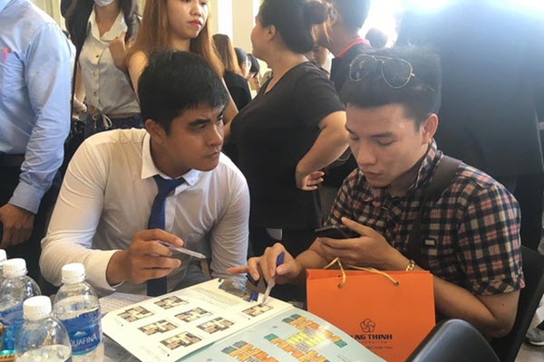 Thị trường trầm lắng, có chờ bất động sản chạm đáy để mua vào?