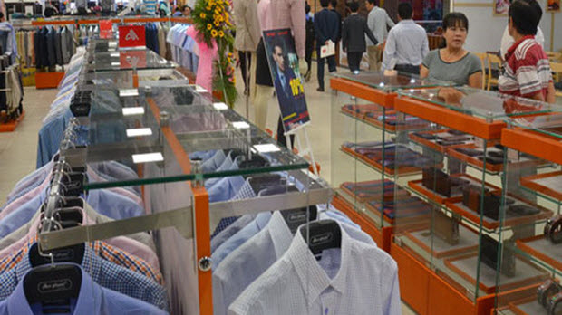 Thời trang Việt “đấu” hàng hiệu giá rẻ