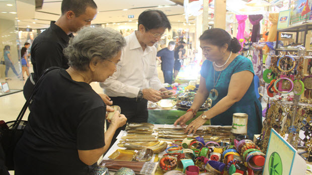  Nông dân Việt kiếm tiền tỷ từ gỗ vụn, vỏ dừa, vỏ trứng