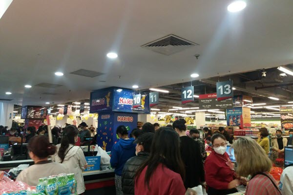 Dân mạng phản đối việc đi siêu thị "vét sạch" thực phẩm tích trữ