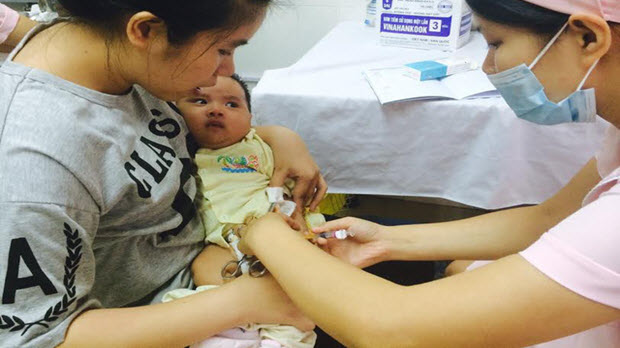  10 bệnh truyền nhiễm bắt buộc phải tiêm chủng từ năm 2018