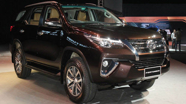 Ô tô nhập khẩu xuống mức thấp nhất chưa từng có, nửa tháng chỉ nhập 6 ô tô con