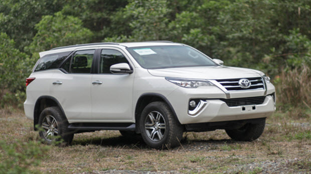 Thị trường ô tô cuối năm: Ngổn ngang, bất thường chưa từng có!