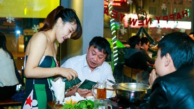 Quán nhậu thu tiền tỷ từ hãng bia