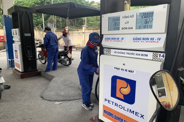 Điều chỉnh lần thứ 2 liên tiếp, 3h chiều nay, giá xăng dầu tăng ở mức cao