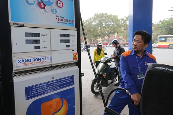 Xăng dầu nội chờ giải cứu