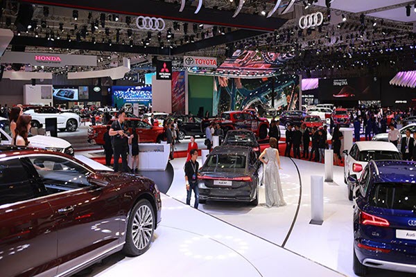 Ế ẩm mùa dịch, các “ông lớn” ô tô cùng tham gia cuộc đua giảm giá kịch sàn