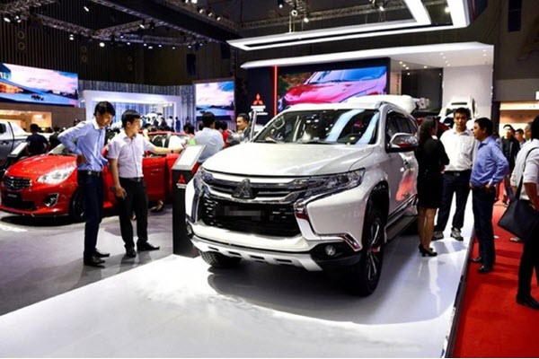 Bao giờ chấm dứt cảnh "xe ngoại" bán "giá nội" ở Việt Nam?