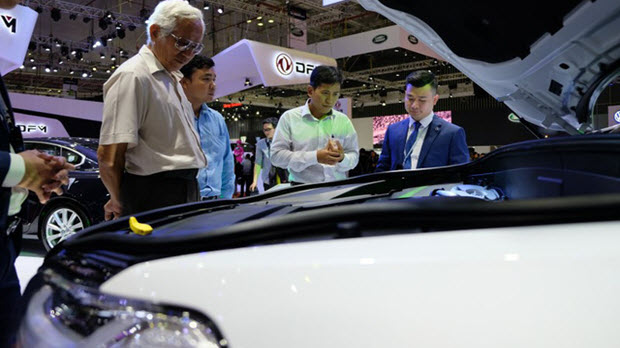  Giải mã hiện tượng hàng loạt xe trong nước giảm giá dịp cận Tết