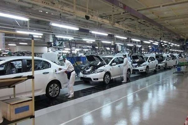 Làn sóng Covid-19 thứ hai, ô tô lại giảm giá, thị trường xe gặp khó