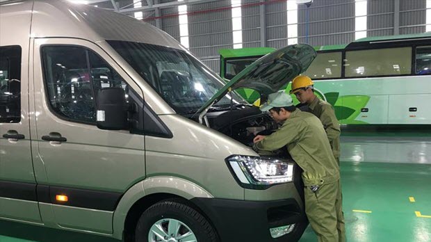 Xe nhập khẩu ồ ạt tràn về, doanh nghiệp sản xuất lắp ráp ô tô sẽ ra sao?