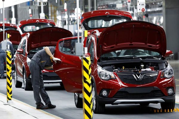 Những "lần đầu tiên" của thị trường ô tô Việt trong năm 2020