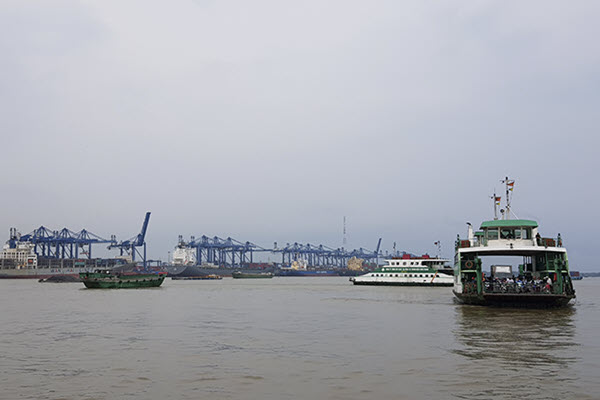 TP.HCM: Kim ngạch xuất nhập khẩu tháng 1 giảm hơn 32%